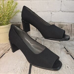 STUART WEITZMAN BLACK PEAU DE SOIE PEEP TOE HEELS PUMPS WOMENS 7.5